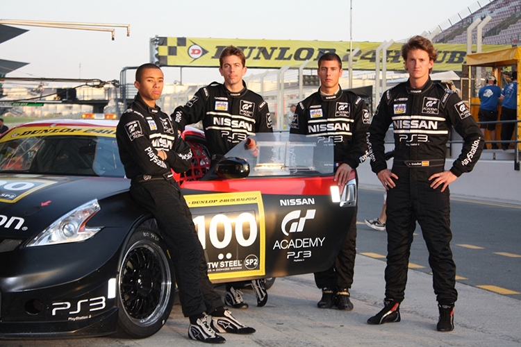 Los pilotos de GT Academy Jann Mardenborough, Bryan Heitkotter, Jordan Tresson y Lucas Ordoñez.