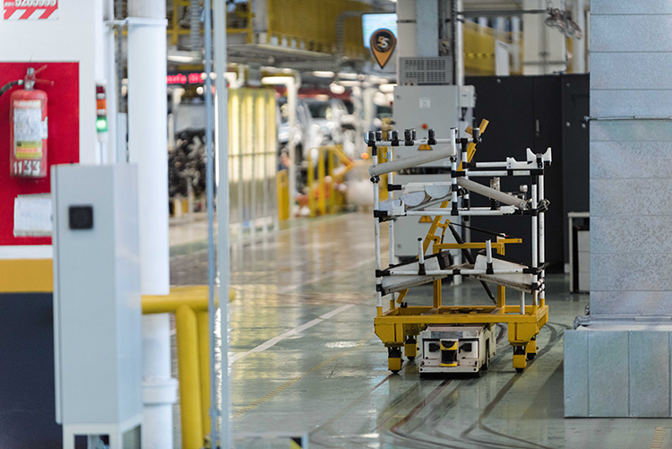 En el corazón del proceso: el trabajo de los robots en las fábricas de Nissan